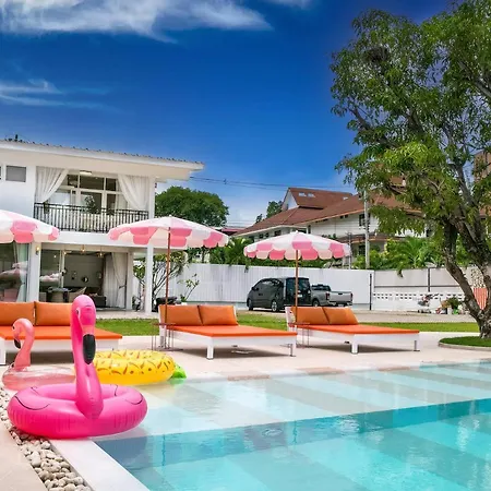 Pink Moon Pool Villa In Quiet Area Of Nimmanhaemin